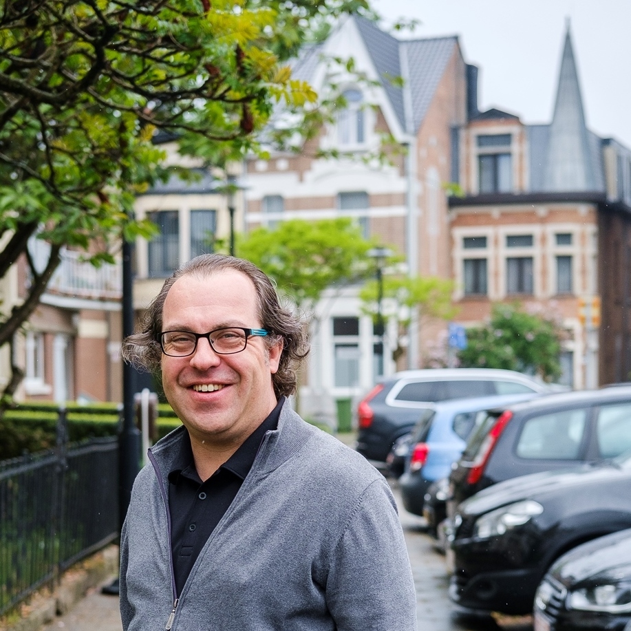 Auteur Ken Van Nuffel op het Frans Nagelsplein
